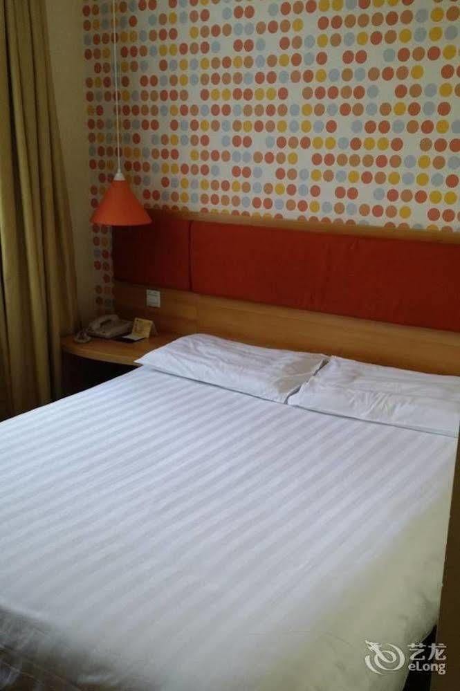 Home Inn Shanghai Century Park Buitenkant foto
