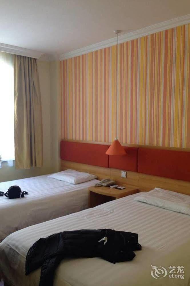 Home Inn Shanghai Century Park Buitenkant foto