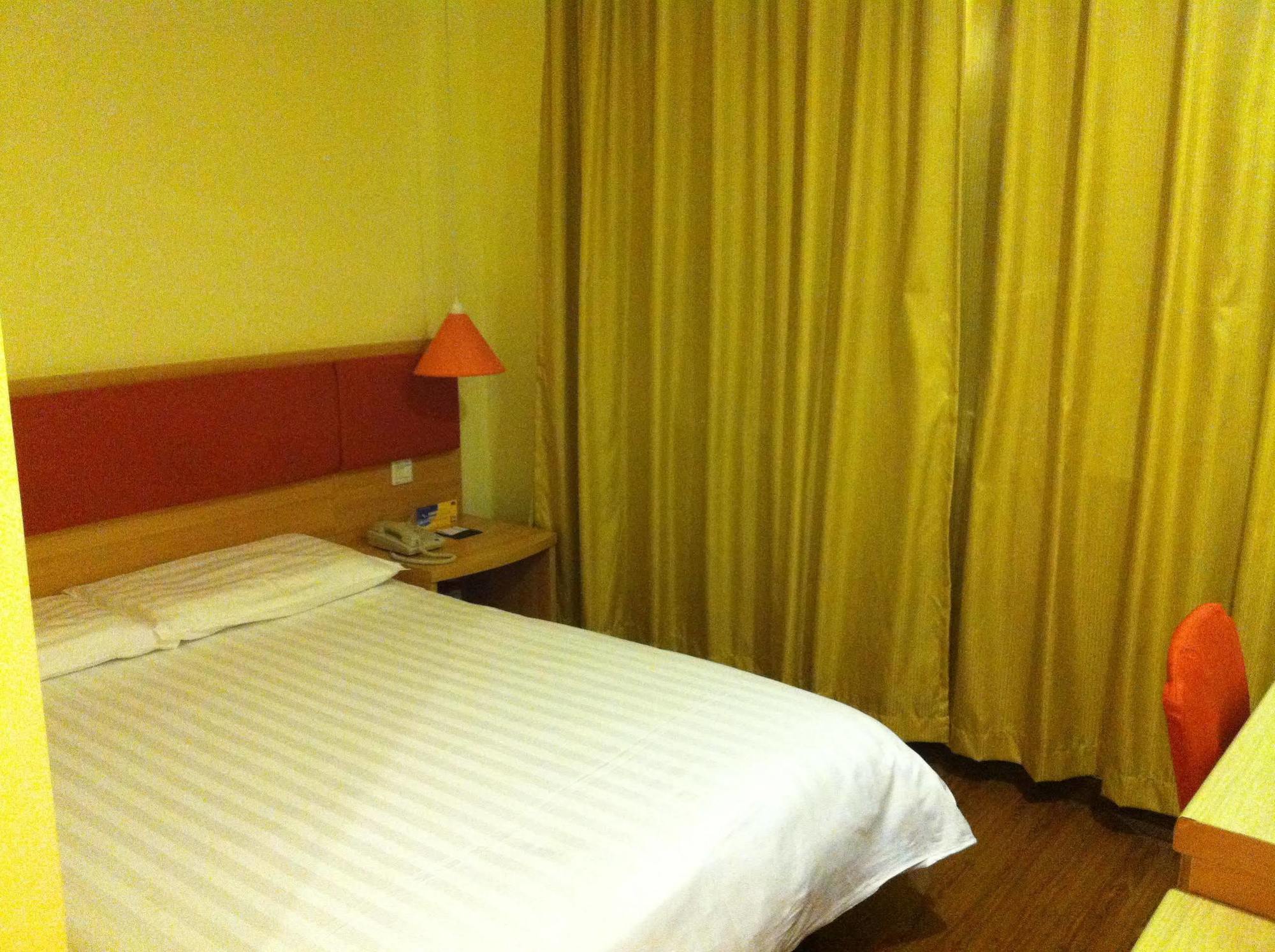 Home Inn Shanghai Century Park Buitenkant foto